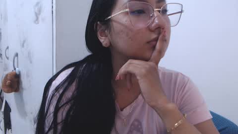 lizzyluxe online show from September 25, 4:44 am