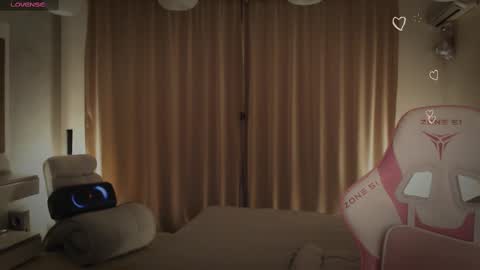 Linn my new page online show from March 1, 6:21 pm