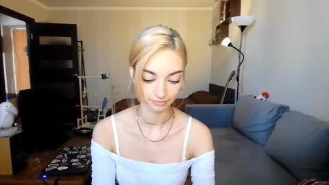 Amelia online show from October 5, 9:03 am