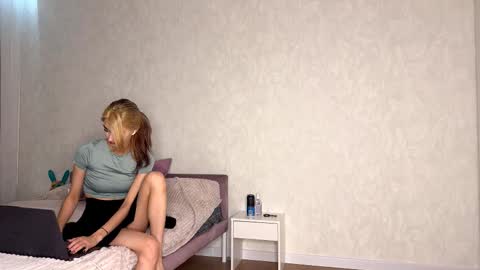 Amelia online show from November 9, 12:05 am