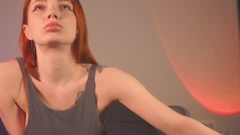 LoisVacation time  online show from February 2, 4:59 am