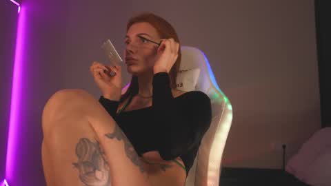 Snapshot of loisjo chatting on September 27, 8:16 pm LoisVacation time online show from September 27, 8:16 pm