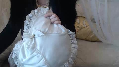 Lilu online show from January 10, 7:35 am