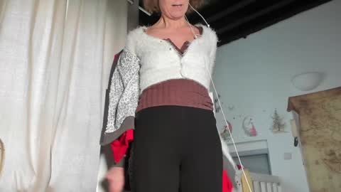 lola_belgium online show from February 8, 3:10 pm