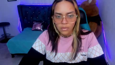 Lola online show from September 17, 1:20 pm
