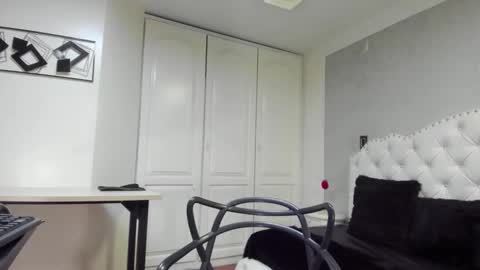 Lola  online show from November 10, 8:26 pm