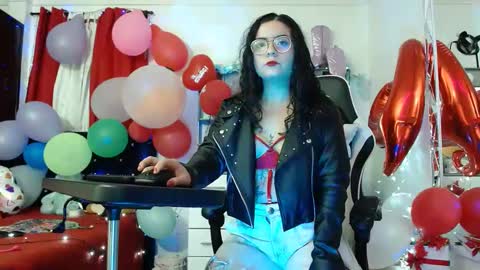 Snapshot of lola_fiery chatting on February 13, 4:11 am lola_fiery online show from February 13, 4:11 am