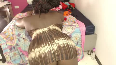 lola_honney online show from February 14, 1:56 am
