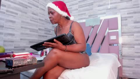Lola online show from December 18, 11:13 am