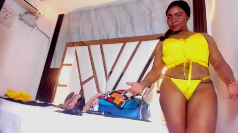 Snapshot of lola_hornei chatting on October 10, 11:59 am Lola online show from October 10, 11:59 am