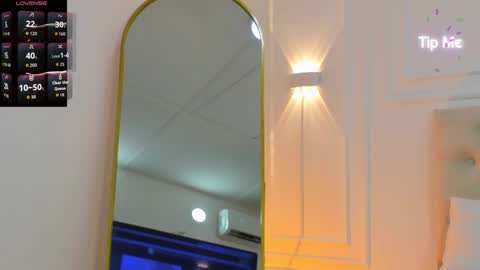 lola red online show from September 22, 2:04 pm