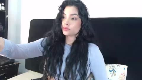 Snapshot of lolaa_staars chatting on February 9, 3:00 am lolaa_staars online show from February 9, 3:00 am