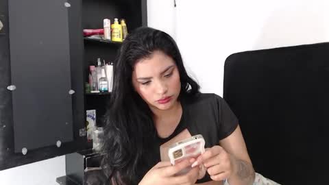 Snapshot of lolaa_staars chatting on January 3, 2:32 am lolaa_staars online show from January 3, 2:32 am