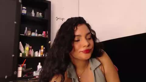 Snapshot of lolaa_staars chatting on December 13, 5:16 am lolaa_staars online show from December 13, 5:16 am