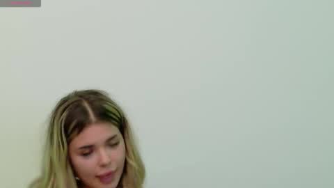 lolaamore_ online show from November 20, 10:44 pm