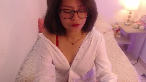 Snapshot of lolaandcamille chatting on October 2, 2:22 pm lolaandcamille online show from October 2, 2:22 pm