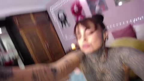 Lola online show from October 6, 8:57 pm