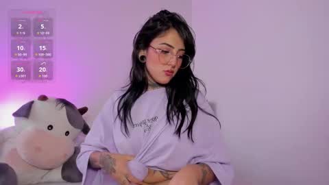 Snapshot of lolaleah_ chatting on October 26, 9:43 pm Lola online show from October 26, 9:43 pm