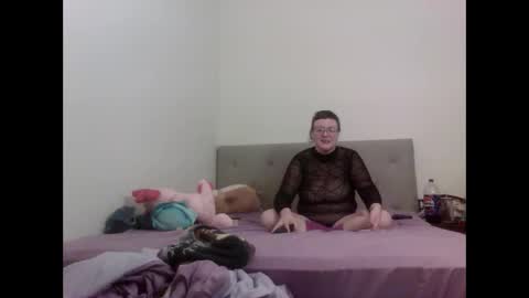 ArchieDarling online show from December 8, 1:02 am