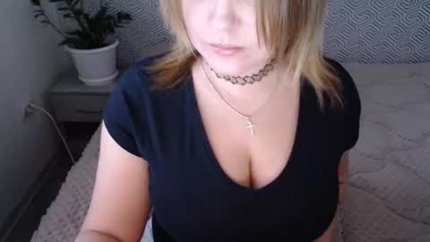 Snapshot of lolamyr chatting on January 6, 10:35 am kiss online show from January 6, 10:35 am