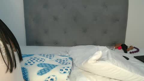 Snapshot of lolapaz3 chatting on February 14, 9:53 pm Lola online show from February 14, 9:53 pm