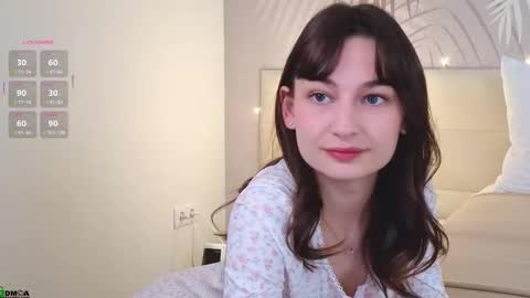 Snapshot of lolaprise chatting on October 3, 2:05 am Lola online show from October 3, 2:05 am