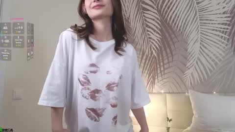 Snapshot of lolaprise chatting on October 2, 1:54 am Lola online show from October 2, 1:54 am