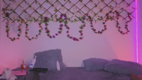  Lola  online show from November 30, 12:37 am