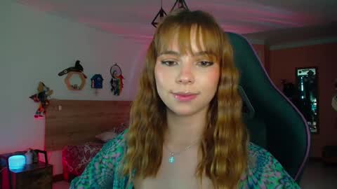 Snapshot of lolaverse chatting on October 18, 8:54 pm Lola doll online show from October 18, 8:54 pm