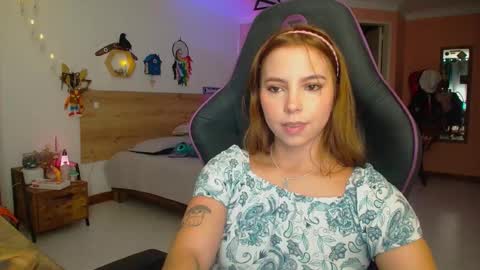 Lola doll online show from February 4, 9:29 pm