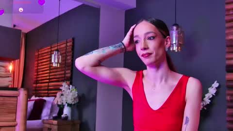 Lola online show from January 11, 8:03 pm