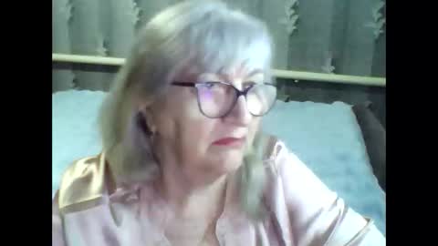 Snapshot of lolkaalyss chatting on March 9, 12:31 am LolkaAlyss online show from March 9, 12:31 am