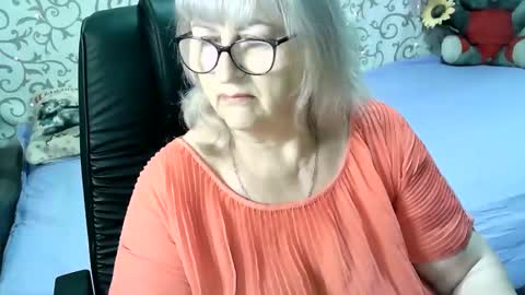Snapshot of lolkaalyss chatting on January 27, 3:47 am LolkaAlyss online show from January 27, 3:47 am