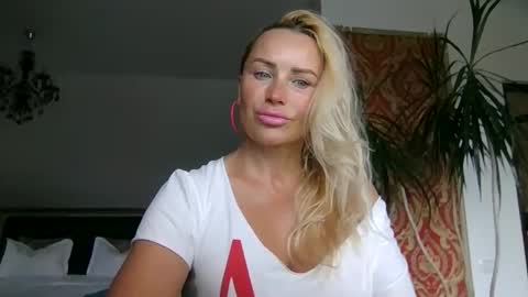 Roxy online show from October 1, 12:43 pm