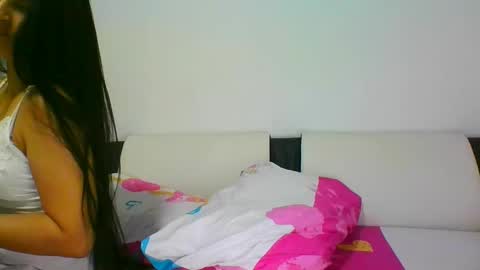 estehfania online show from December 11, 10:16 pm