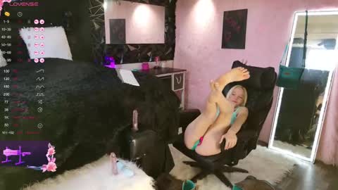 Lonaxoxo online show from February 3, 5:03 pm