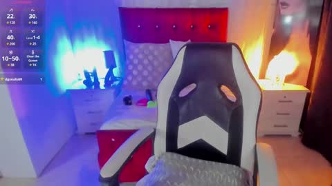 Jennifer  online show from February 6, 10:32 pm