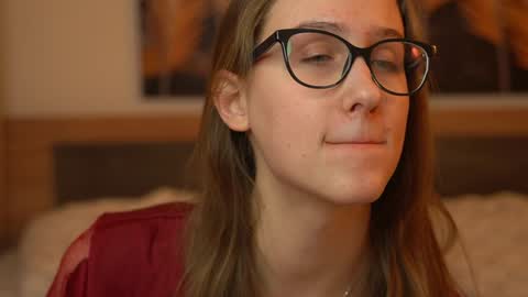 Hanna online show from February 3, 7:42 pm