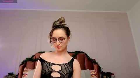  Annie online show from December 18, 7:51 pm