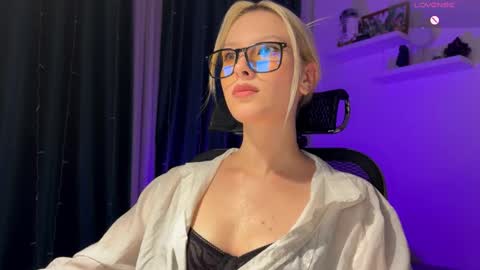 Lora heil online show from January 15, 3:18 pm