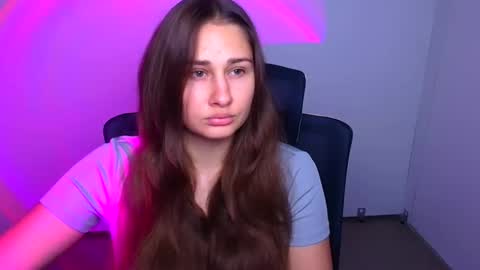 Lora online show from October 3, 7:02 am