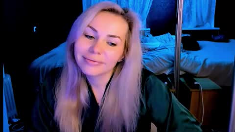 Snapshot of loraboyar chatting on October 16, 2:36 am Lora online show from October 16, 2:36 am