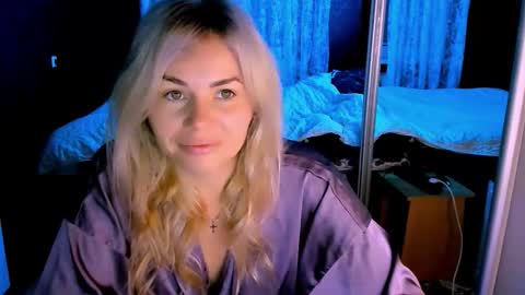 Snapshot of loraboyar chatting on October 1, 2:49 am Lora online show from October 1, 2:49 am