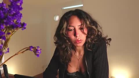 Deborah Daz online show from December 1, 3:15 pm