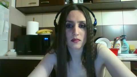 lore28love online show from February 21, 9:15 pm