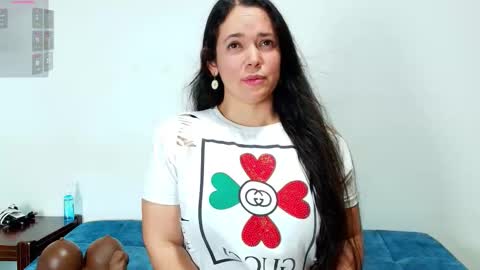 Loren Grey online show from February 4, 8:34 pm