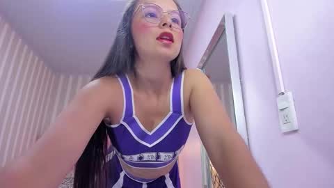 lorelaigiven online show from November 13, 12:48 pm