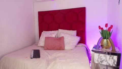 Snapshot of loreley_novoa chatting on September 13, 3:36 am LORELI online show from September 13, 3:36 am