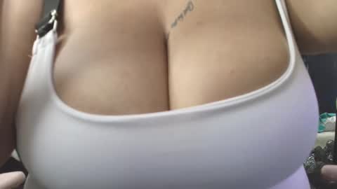 Snapshot of loren_44tits chatting on February 12, 7:56 pm Loren online show from February 12, 7:56 pm