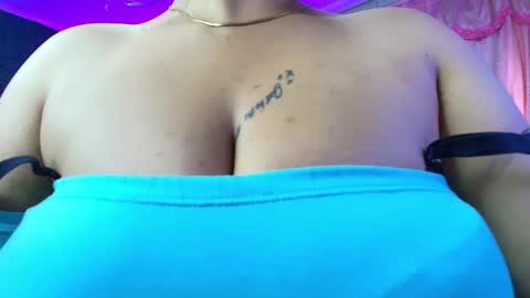 Snapshot of loren_44tits chatting on February 26, 8:35 pm Loren online show from February 26, 8:35 pm